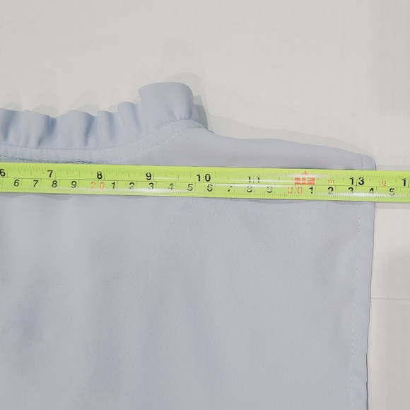 Karl Lagerfeld Paris Faux Pearl Smocked Mock Neck Top Sz M - Picture 9 of 10